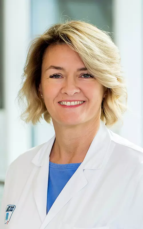 Frau Dr. Skoro- Sajer